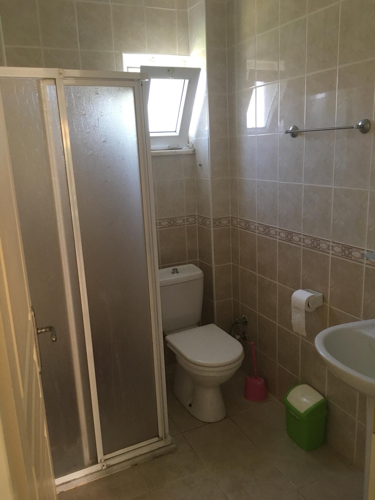 Dth1307 Two Bedroom Apartment In Town Centre With Shared